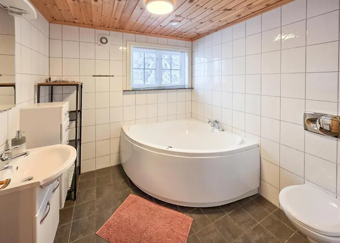 Dom wakacyjny Beautiful In Skollenborg Lindaskroken